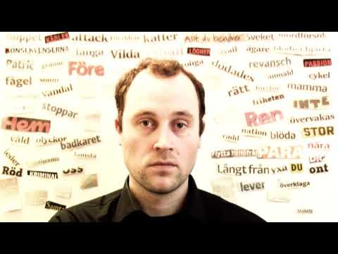 Skräck realistisk och surrealistisk berättelse om en familj, en brevbärare, en födelsedag, knivar, blod, glädje, sorg och besatthet. Skräck realistisk och surrealistisk berättelse om en familj, en brevbärare, en födelsedag, knivar, blod, glädje, sorg och besatthet.