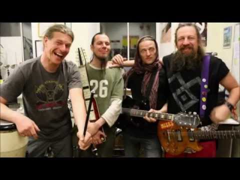 Karīna Andrejeva un Amorālā Psihōze - Es Eju Tevi Pavadīt