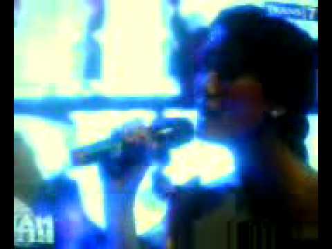 Eru feat  Atiqah Hasihola - Black Glasses