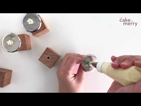 How to Pipe Buttercream Flowers: Small White Filler Blossom