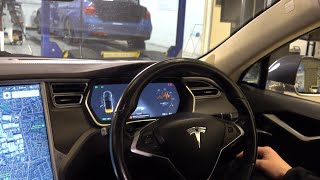 [EN] Pyrotechnic fuse replacement on a Tesla Model S | Masters of Motion