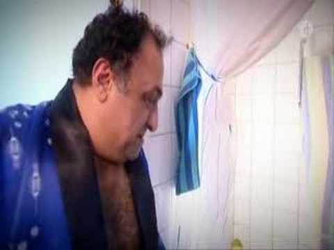 Bögarna Benjamin och Tito badar (Hjälp)