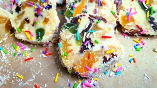 נקניק שוקולד לבן עם פירות יבשים White chocolate sausage with moldy fruit מטבח בקלי קלות ליהי קרויץ (ליהי קרויץ - מטבח בקלי קלות) - התמונה מוצגת ישירות מתוך אתר האינטרנט יוטיוב. זכויות היוצרים בתמונה שייכות ליוצרה. קישור קרדיט למקור התוכן נמצא בתוך דף הסרטון