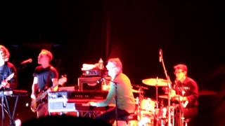 Andrew McMahon singing Keep Rising