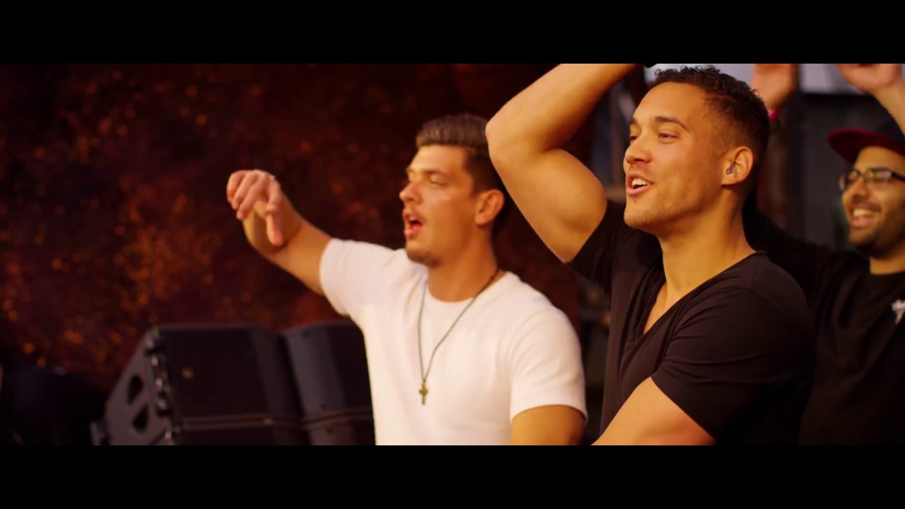 Toneshifterz & Audiotricz — Put Your Hands Together