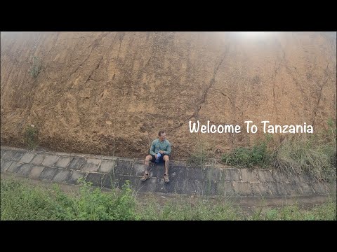 Crosing Tanzania border | Cycling Around The World | VLOG 20 🇺🇬 🇹🇿