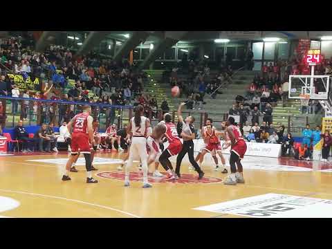 Basket A2: Libertas-Rimini palla a 2 il primo canestro è da 3
