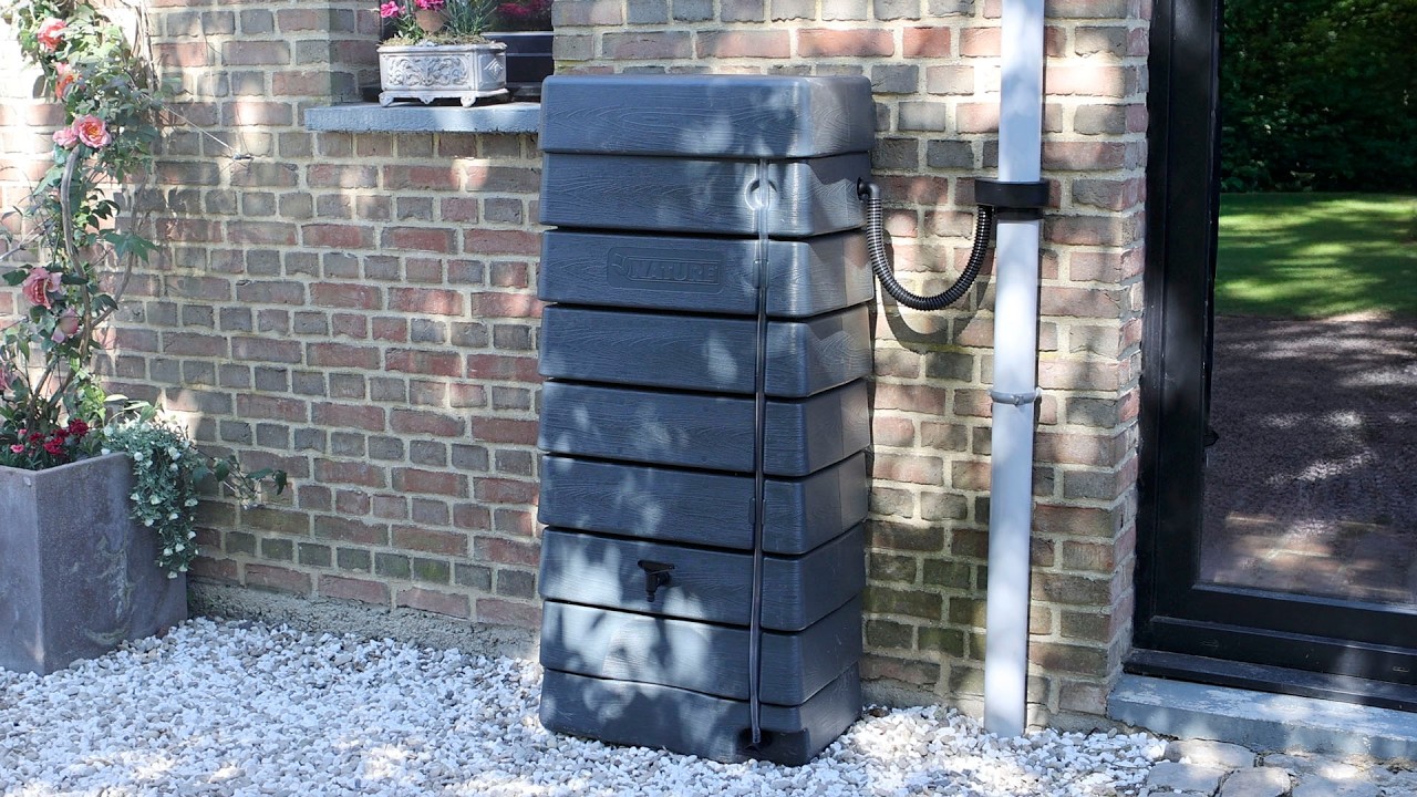 WALL MOUNTED RAINWATER TANK