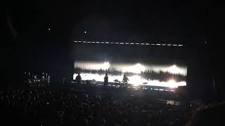 London Grammar - Bones of Ribbon (Live at Le Zenith  (Toulouse) 5/12/17)