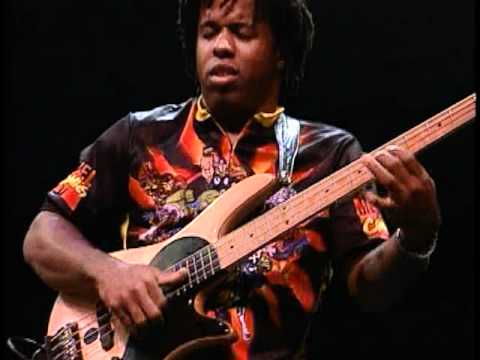 Victor Wooten Live Bass Day 98' Loop Solo (clip)