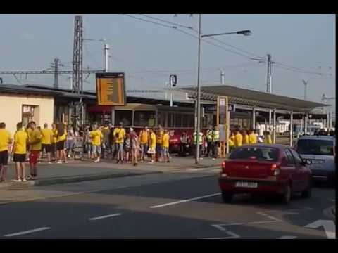 SFC Opava x Baník Ostrava fanoušci na nádraží