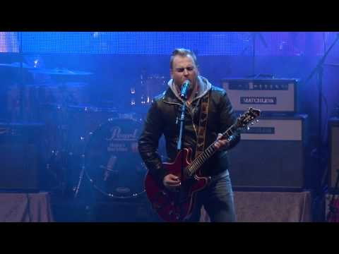 Hans Bollandsås  synger  "Moment" Live på Vinterlyd / Krafttak mot kreft 2011