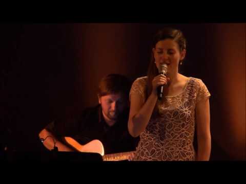 Lissa Meyvis zingt 'Lieverd' van Toon Hermans