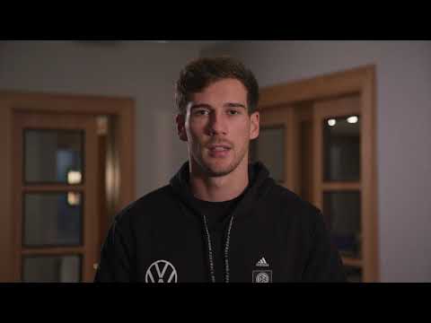 DFB-Solidaritätsgeste: Nationalspieler Leon Goretzka gratuliert dem SV Eitorf 09