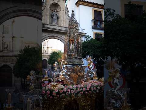 La Custodia de Arfe, un jueves por la calle. Y se lució como siempre en un día grande para Córdoba.