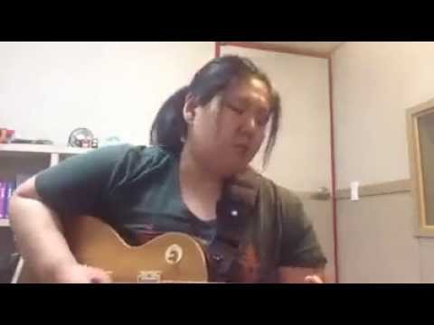 Female guitarist Jinny Kim played 'HOLD THE LINE' guitar solo!!