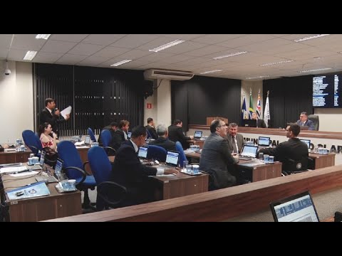 Vereadores discutem projetos polêmicos na sessão desta segunda