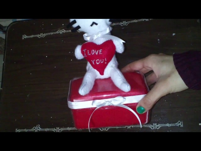 Vídeo relacionado con WDJLNZB Regalos Pareja Set de Calcetines Divertidos en Caja de Regalo 1 par, Calcetines Bordados con Motivos de Corazones Algodon Deportivos, San Valentin Regalo Aniversario (Negro)