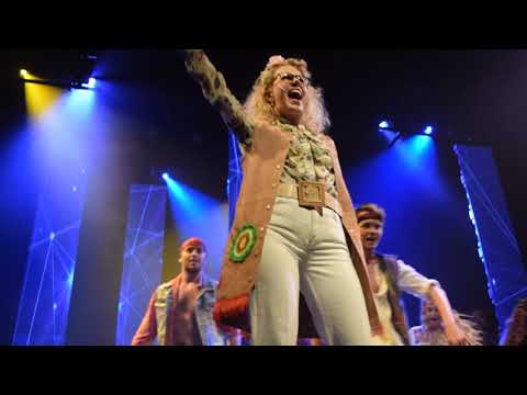 Muzikál V L A S Y/ HAIR/ k v ě t i N O V É   d ě t i - divadlo Kalich