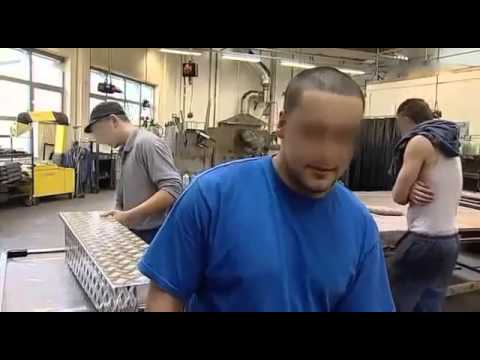 Gewalt hinter Gittern   Jugendvollzug in der JVA Herford Doku über die JVA Herford Teil 2