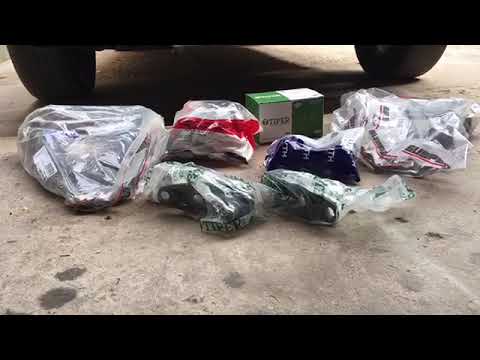 Cambiando parrillas rótulas y bujes reno 19