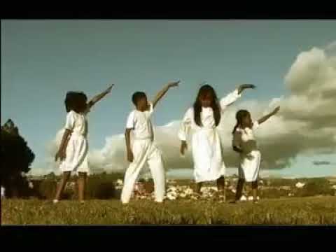 TITIANAH /// MIFALIA [ CLIP GASY ]
