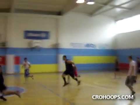 Tomislav Miskulin (Klaka 69ers) excellent passing skills in the open floor vs Bukovac 15.12.2012.