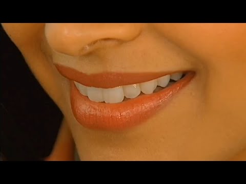 Deepika Padukone sexy lips in Taarak Mehta ka ooltah chashma.
