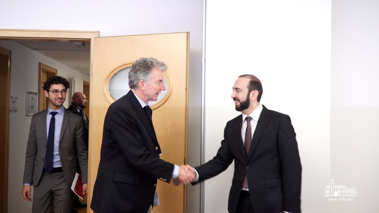 Ararat Mirzoyan Münhen Təhlükəsizlik Forumunun sədrinə Laçın dəhlizinin bağlanmasının yaratdığı vəziyyəti təqdim edib