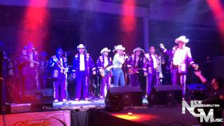 Grupo Laberinto Ft. Gabito Ballesteros - El Caballo De Pepe (En Vivo 2014)