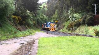 preview picture of video 'Newly painted(Southerner Livery) Dj1227 taken approaching Wingatui Station'