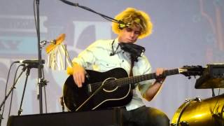 Kim Churchill 2014-04-21 Backwards Head at Byron Bay Bluesfest