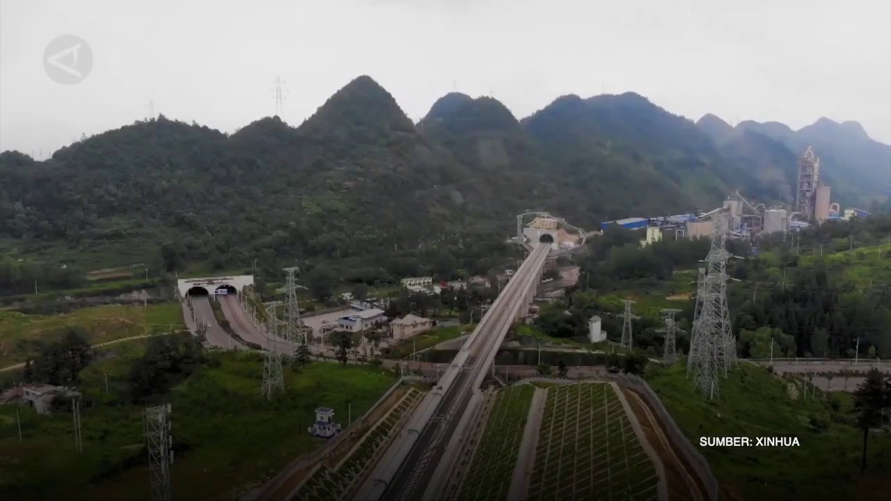 Jalur kereta cepat baru mulai beroperasi di China barat daya