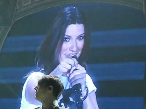 Laura Pausini 08.05.2012 Berlin - Outro + speaking german