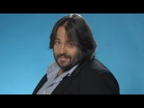 Lucy poping the ballons🎈