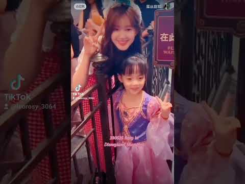 230525 Barbie #Rosy is on holiday at Shanghai Disneyland..Happy Vacation!Happy Traveling! Have Fun