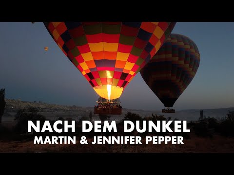 Nach dem Dunkel neue Tage | Martin & Jennifer Pepper | Lyric Video