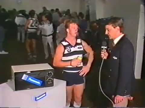 1988 VFL - Garry Hocking wins a microwave