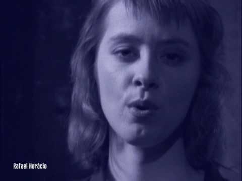 download lagu mp3 mp4 Suzanne Vega Toms Diner Original, download lagu Suzanne Vega Toms Diner Original gratis, unduh video klip Suzanne Vega Toms Diner Original