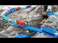 Thomas Japanese Train Plarail Had Fun Playing With Friends At The Beach And In The Garden