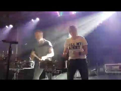 Eine Band Namens WANDA Safari Duo Played a live