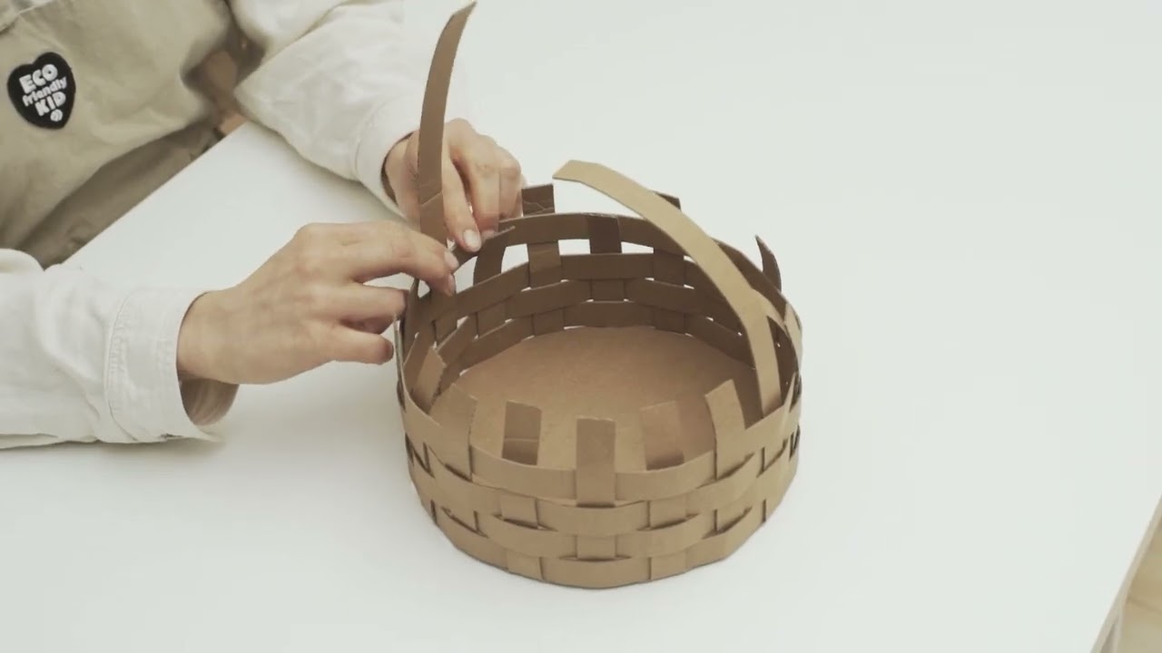 KOKO CARDBOARDS DIY EASTER BASKET