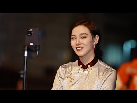 Tibetan girls, beautiful Tibetan song and dance  "Qian Sa Jia Se"