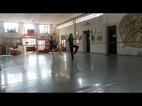 Oxana Kichenko in sala con Camilla Mazzi  Mariinsky Ballerina