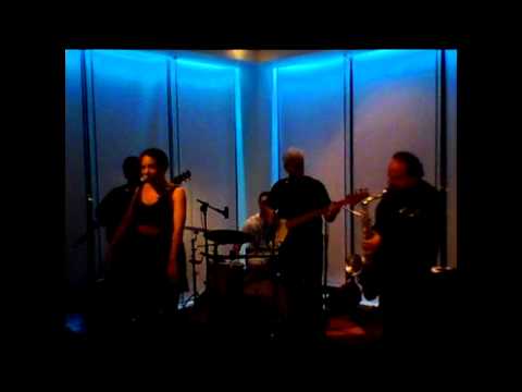 Sly de Moya with Benny and the Cupids.flv