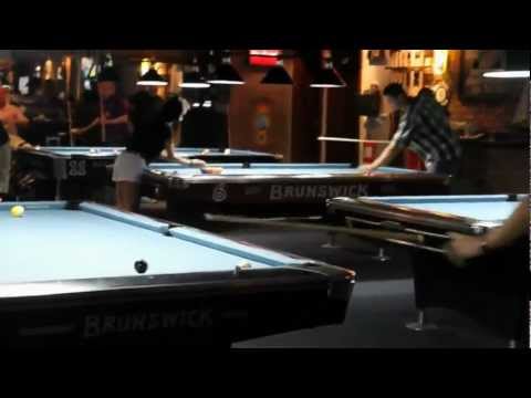 Thailandbilliard.com - MIKA vs STUART at HUSTLERS BAR - video taken by toshi