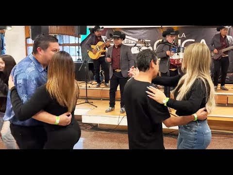 Corrido - Billete verde  -  Que chulada -  tremendo baile pariente - buen ambiente - Música Ranchera