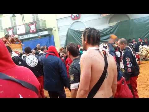 Carnevale Ivrea battaglia delle arance 2014 03 04 16 58