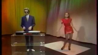 Elli and Jacno - Mad Affair (1980) [English version of "Main dans la main" ("Hand in Hand")]