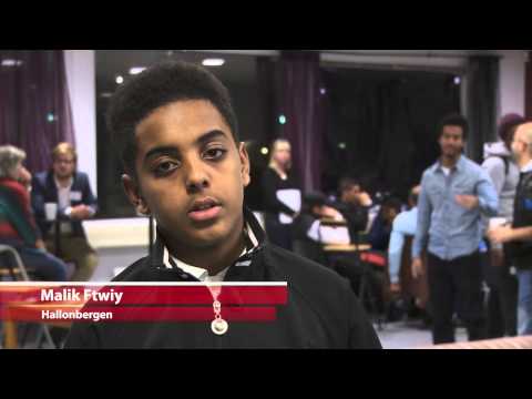 Demokrativecka i Sundbybergs stad: Politiker möter ungdomar i Hallonbergen